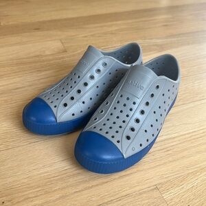 Native Jefferson slip on shoes size Y2